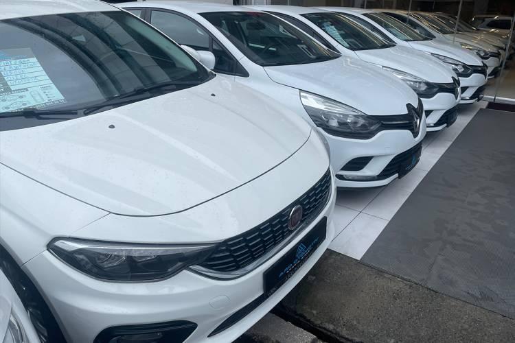 <p><strong>İNDİRİM Y&Uuml;ZDE 19'U BULDU</strong></p>

<p>&nbsp;</p>

<p>Nisan ayında bir&ccedil;ok markanın fiyatlarını y&uuml;kseltmek yerine, satış adetlerini korumak i&ccedil;in indirimler yaptığı g&ouml;r&uuml;l&uuml;yor.&nbsp;</p>
