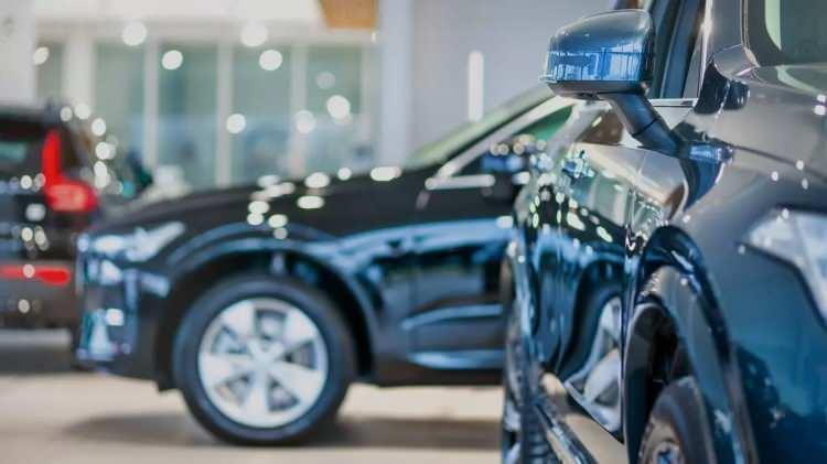 <p>Bir&ccedil;ok marka se&ccedil;ilmiş meslek mensuplarına &ouml;zel indirimler, kredi kullanımda dosya masrafını sıfırlama, vadeleri uzatma ve bedelsiz ekstra donanım gibi kampanyalar da uyguluyor.</p>
