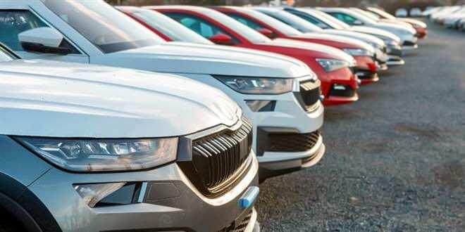 <p>Skoda Elroq 60: 2.469.900 - 2.299.900</p>

<p>- Fiyat farkı y&uuml;zde 7</p>

<p>&nbsp;</p>

<p>Fiat Grande Panda: 1.539.900 - 1.469.900</p>

<p>- Fiyat farkı y&uuml;zde 5</p>

<p>&nbsp;</p>

<p>&nbsp;</p>
