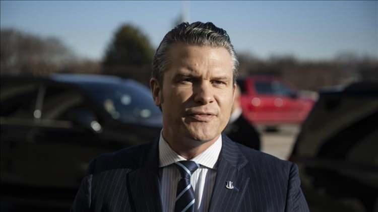 <p>Savunma Bakanı Hegseth'in &ccedil;ağrısının ardından harekete ge&ccedil;en şirketin CEO'su Logan Jones, "Onların ihtiya&ccedil;larına uygun olduğunu d&uuml;ş&uuml;nd&uuml;ğ&uuml;m&uuml;z yetenekleri proaktif bir şekilde araştırıyoruz. Bunun &ouml;nemli olduğunu &ccedil;ok net bir şekilde duyduk." dedi.</p>
