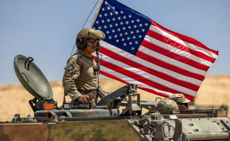 <p>Detroit'in otomobil &uuml;reticileri İkinci D&uuml;nya Savaşı zamanında otomobil &uuml;retimini durdurarak, "Amerika'nın Demokrasi Cephaneliği" olarak adlandırılan bombardıman u&ccedil;akları, u&ccedil;ak motorları ve kamyonlar &uuml;retmişti.</p>
