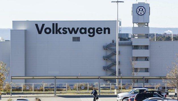 <p><span style="color:#B22222"><strong>VOLKSWAGEN İSRAİL İLE SAVUNMA SEKT&Ouml;R&Uuml;NE GİRİYOR</strong></span></p>
