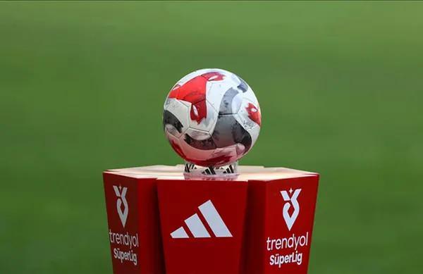 <p>S&uuml;per Lig'de bitime 5 hafta kala 1'inci ile 6'ıncı arasında sıralamaya g&ouml;re dağıtılacak para &ouml;d&uuml;lleri belli oldu.&nbsp;</p>
