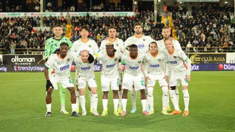 <p>11- ALANYASPOR | 33 PUAN / 1 AVERAJ</p>

