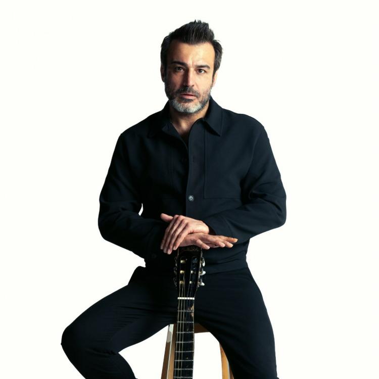 <p><strong>"Benden Sonra", "Durum Vahim", "Beyaz Pabu&ccedil;lar" ve "Yan" gibi dillere pelesenk olan şarkılarıyla tanınan &uuml;nl&uuml; şarkıcı Rıza Tamer, kaldırıldığı hastanede yapılan t&uuml;m m&uuml;dahalelere rağmen hayatını kaybetti.</strong></p>
