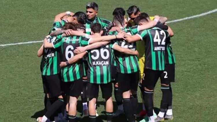 <p><strong>* DENİZLİSPOR<br />
<br />
'HOROZLAR' AMAT&Ouml;RE D&Uuml;ŞT&Uuml;</strong></p>
