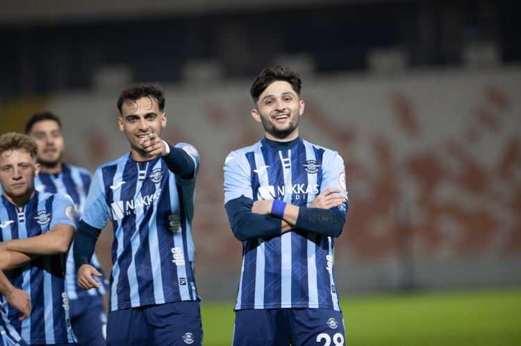 <p>Yaşadığı mali kriz nedeniyle FIFA ve TFF'den gelen &uuml;st &uuml;ste cezalar ile karşı karşıya kalan Adana Demirspor, Trendyol 1. Lig'e de veda etti.</p>
