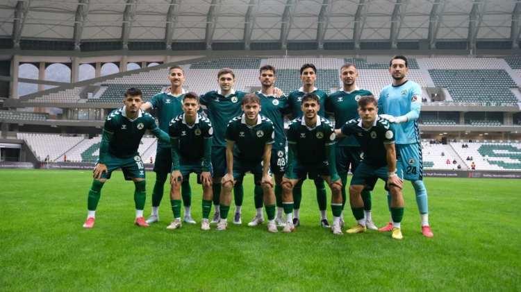 <p>Daha 4 yıl &ouml;nce S&uuml;per Lig'de oynayan Giresunspor, mali sorunlar nedeniyle g&uuml;nden g&uuml;ne g&uuml;&ccedil; kaybetti ve kısa s&uuml;re i&ccedil;erisinde profesyonel liglere veda ederek BAL'a d&uuml;şt&uuml;.</p>

