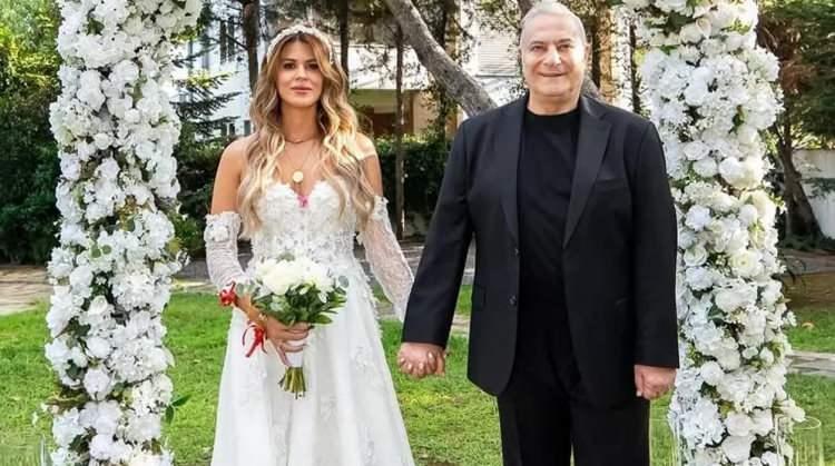 <p><strong>&Uuml;nl&uuml; sunucu<span style="color:#800000"> Mehmet Ali Erbil</span> ge&ccedil;tiğimiz yıl 28 Ağustos tarihinde <span style="color:#800000">G&uuml;lseren Ceylan'la</span> nikah masasına oturmuş ve sekiz ay s&uuml;ren evliliklerini 28 Şubat'ta noktalamıştı.</strong></p>
