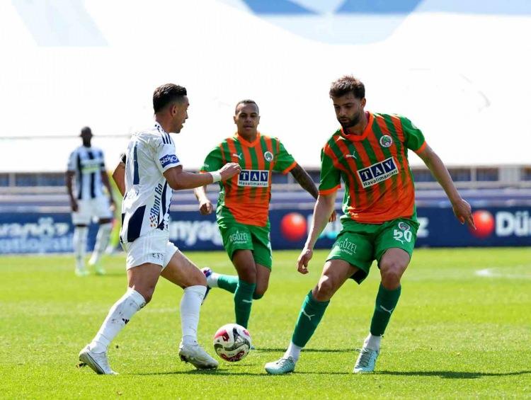 <p>S&uuml;per Lig'in 30. haftasında Kasımpaşa, Recep Tayyip Erdoğan Stadı'nda Alanyaspor'u ağırladı.<br />
<br />
&nbsp;</p>
