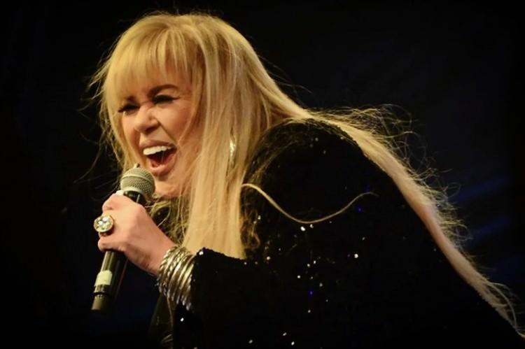 Zerrin &Ouml;zer'in son hali &uuml;zd&uuml;! 'Tek başıma y&uuml;r&uuml;yemiyorum'