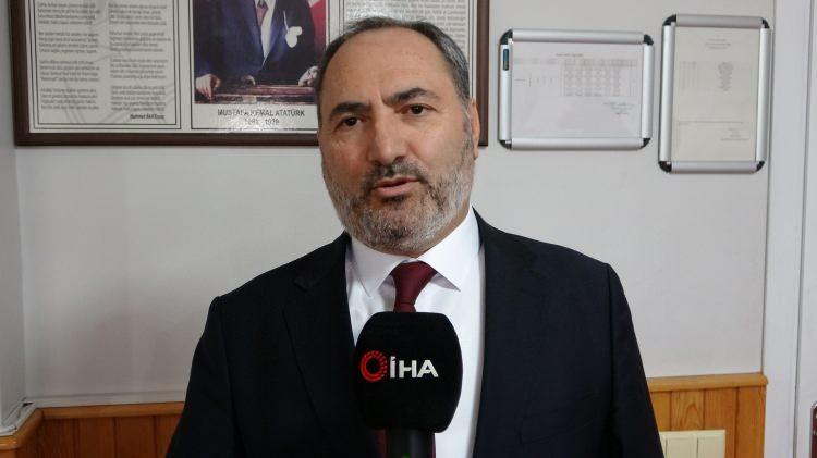 <p><span style="color:#A52A2A"><strong>"Hİ&Ccedil;BİR ZAMAN DERSİNİ AKSATMADI"</strong></span></p>

<p>&nbsp;</p>

<p>Kur'an Kursu y&ouml;neticisi Mehmet Oru&ccedil; ise Akpolat'ın kısa s&uuml;rede hafızlığını tamamlamasının &ouml;nemli bir başarı olduğunu vurguladı.</p>
