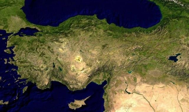 <p>&Ouml;zellikle 1989 ile 1999 yılları arasında yapılan d&uuml;zenlemelerle, gelişim g&ouml;steren 14 il&ccedil;e ayrı birer il stat&uuml;s&uuml;ne kavuşmuştur.&nbsp;</p>
