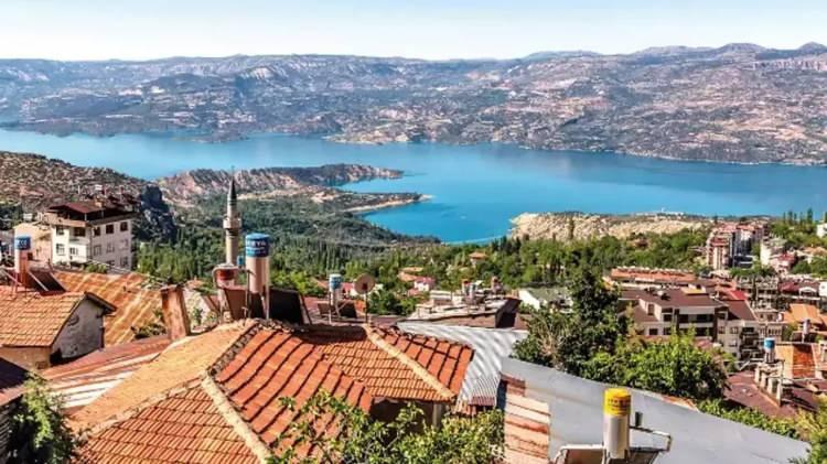 <p><strong>KARAMAN&nbsp;(KONYA'YA BAĞLIYDI)</strong></p>

<p>1989'da il oldu.</p>
