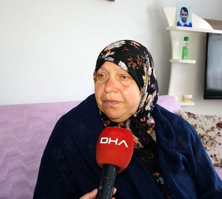 <p><span style="color:#A52A2A"><strong>"17 SENEDİR &Ouml;LMEDİK &Ouml;YLECE YAŞIYORUZ"</strong></span></p>

<p>&nbsp;</p>

<p><strong><em>Adalet Bakanı'na sesleniyorum; b&uuml;t&uuml;n kayıplar bulunsun ama benim acım &ccedil;ok. Bizim acımız i&ccedil;in b&uuml;y&uuml;klere sesleniyorum; 17 yıldır &ouml;lmedik &ouml;ylece yaşıyoruz."</em></strong></p>

<p>&nbsp;</p>

<p><span style="color:#A52A2A"><strong><em>KAYNAK: DHA&nbsp;</em></strong></span></p>
