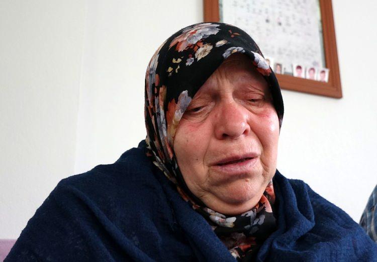 <p><span style="color:#A52A2A"><strong>MEZAR TAŞINI EVLERİNDE SAKLIYORLAR&nbsp;</strong></span></p>

<p>&nbsp;</p>

<p>Oğulları i&ccedil;in yaptırdıkları boş mezarın jandarma tarafından kazıldığını, yol &ccedil;alışması nedeniyle mezarın kaldırıldığını, &uuml;zerine <strong><em>"Kayıp Yusuf"</em></strong> yazdırdıkları mezar taşını da evlerinde sakladıklarını s&ouml;yleyen acılı anne Esma Kazdal da sadece oğlunun değil, t&uuml;m kayıpların bulunmasını istediklerini s&ouml;yledi.</p>
