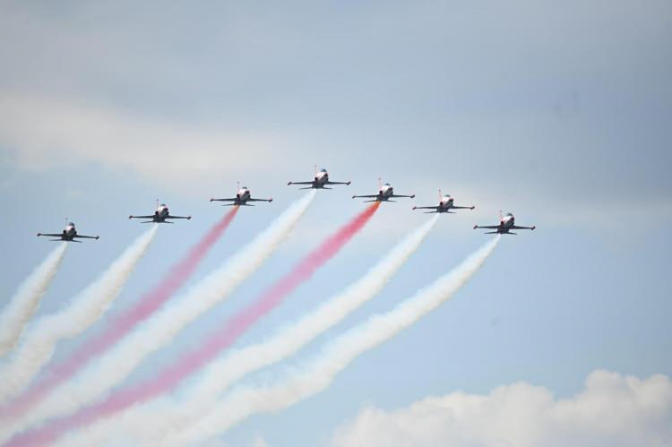 <p><strong><span style="color:rgb(178, 34, 34)">&ldquo;&Ccedil;OK GURUR VERİCİ, İYİ Kİ T&Uuml;RKİYE&rsquo;DEYİZ&rdquo;</span></strong></p>

<p>Antalya&rsquo;daki g&ouml;steriyi oğluyla birlikte takip eden Ahmet Kınayt&uuml;rk, duyduğu heyecanı şu s&ouml;zlerle dile getirdi:</p>

<p>&nbsp;</p>
