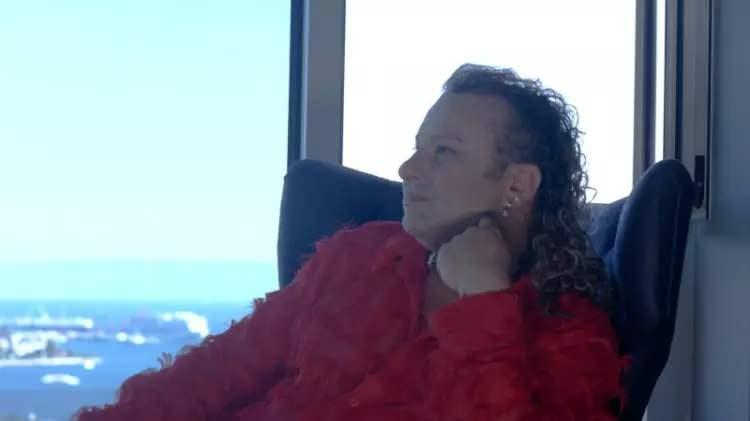 <p><strong>Ge&ccedil;tiğimiz g&uuml;nlerde başıboş gezen bir pitbull tarafından saldırıya uğrayan 'Felaket Tellalı' lakaplı ses sanat&ccedil;ısı Onur Akay'dan &uuml;zen haber geldi.</strong></p>
