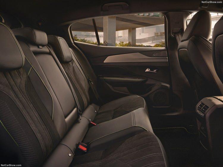 <p>Makyajlı Peugeot 408 T&uuml;rkiye'de resmen satışa sunuldu.&nbsp;<br />
<br />
<strong>İŞTE DİKKAT &Ccedil;EKEN &Ouml;ZELLİKLERİ VE FİYATI</strong></p>
