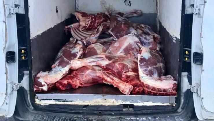 <p><span style="color:#B22222"><strong>AYNI İL AYNI SKANDAL</strong></span></p>

<p>Yeni listede de Mersin'de aynı skandal ortaya &ccedil;ıktı. 2 firmanın kırmızı et diye vatandaşa at ve eşek eti yedirdiği belirlendi.</p>

<p>İşte gıdada hile yapan firmalar ve &uuml;r&uuml;nleri....</p>

<p>&nbsp;</p>
