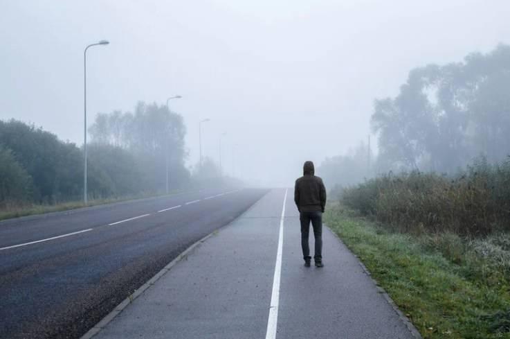 <p>FİMLERİ ARATMAYAN OLAY</p>

<p>Filmleri aratmayan olayda polis ekipleri, adamı sabaha karşı sahil yolunda fark etti.</p>
