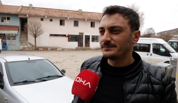 <p><span style="color:#A52A2A"><strong>"CEZAEVİNİN YAPILMASINI İSTİYORUZ"</strong></span></p>

<p>&nbsp;</p>

<p>K&ouml;y halkından Ferdi Mutlu, bağışlanan 200 d&ouml;n&uuml;ml&uuml;k arazinin avantaj olduğunu kaydederek, <strong><em>"K&ouml;y&uuml;m&uuml;z ve memleketimiz a&ccedil;ısından iyi olacağını d&uuml;ş&uuml;n&uuml;yorum. Havalimanı zaten bizler i&ccedil;in bir avantaj. Devletimiz tasarruf tedbirlerindeyken 200 d&ouml;n&uuml;ml&uuml;k bir arazinin bağışlanması da b&uuml;y&uuml;k bir avantaj olacaktır. Bunun i&ccedil;in cezaevinin Salyazı&rsquo;ya yapılmasını istiyoruz." </em></strong>dedi.</p>
