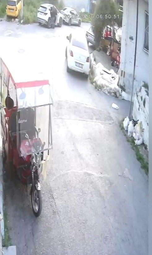 <p><span style="color:#A52A2A"><strong>9 KEZ ESTETİK AMELİYATI OLDU&nbsp;</strong></span></p>

<p>&nbsp;</p>

<p>Ayrıca Kaymaz&rsquo;ın tanınmamak i&ccedil;in 9 kez y&uuml;z&uuml;n&uuml;n farklı b&ouml;lgelerinden estetik operasyon ge&ccedil;irdiği de &ouml;ğrenildi.</p>
