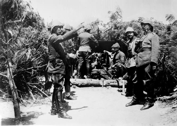 <p>3'&uuml;nc&uuml; Kolordu ve Şimal Grubu Başhekimi Ali Rıza tarafından 30 Kasım 1915 tarihinde hazırlanan rapor, doğrudan Arıburnu ve Conkbayırı b&ouml;lgesini kapsıyor.&nbsp;</p>
