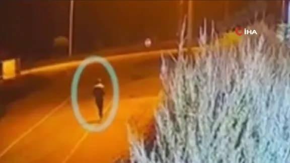 <p>Duruşmada, annesinin daha &ouml;nce, "Kızım kıskandırmak i&ccedil;in b&ouml;yle bir şey yapmış olabilir" dediği, &ccedil;iftin Kızları Ada Deren'in erkek arkadaşı olduğu &ouml;ne s&uuml;r&uuml;len Dağhan batın Cebeci de tanık olarak dinlendi.</p>

<p>&nbsp;</p>

<p>Ada Bereni tanığını ancak, kendisinde telefonunun daha bulunmadığını s&ouml;yleyen Cebeci, tacize uğrayan Tuana Elif ile g&ouml;r&uuml;şt&uuml;klerini, gen&ccedil; kızın olay gecesi de taciz mesajlarının g&ouml;r&uuml;nt&uuml;lerini kendisine attığını belirtti.</p>

<p>&nbsp;</p>
