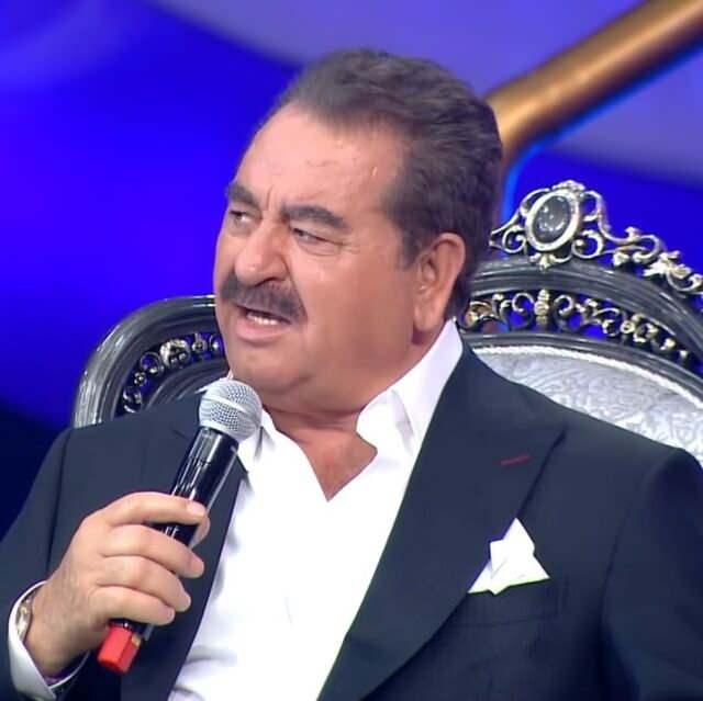 <p><span style="color:#B22222"><strong>VASİYETİNİ&nbsp; A&Ccedil;IKLADI</strong></span></p>

<p><strong>Ge&ccedil;irdiği yoğun enfeksiyon ve safra kesesi ameliyatının ardından sağlığına kavuşan Tatlıses, taburcu olur olmaz vasiyetiyle alakalı a&ccedil;ıklamalarda bulundu.</strong></p>
