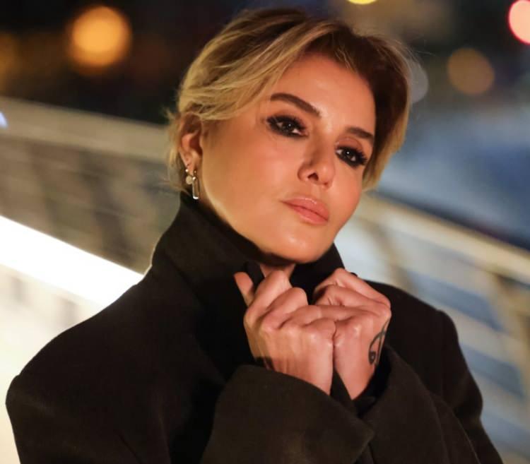 <p><span style="color:#B22222"><strong>"BENİM KIZIMA KABE'DEN BEBEK TULUMU GETİRDİ"</strong></span></p>

<p><strong>T&uuml;m bu s&ouml;ylemlerine rağmen Ergen'i hayatından &ccedil;ıkarmadığını vurgulayan Akalın, <span style="color:#B22222">"Onun da &uuml;&ccedil; tane evladı var. &Uuml;&ccedil; evladını b&uuml;y&uuml;tt&uuml;.</span></strong></p>
