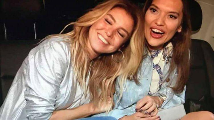 <p><strong>Ergen'in eski eşiyle kamera karşısında kahkaha atmasına g&ouml;ndermede bulunan Akalın, <span style="color:#B22222"><em>"Kahkahalarca...Tam onluk! Unutma ki ona hi&ccedil; bir şey olmaz"</em></span>&nbsp; &nbsp;ifadelerini kullanmıştı.</strong></p>
