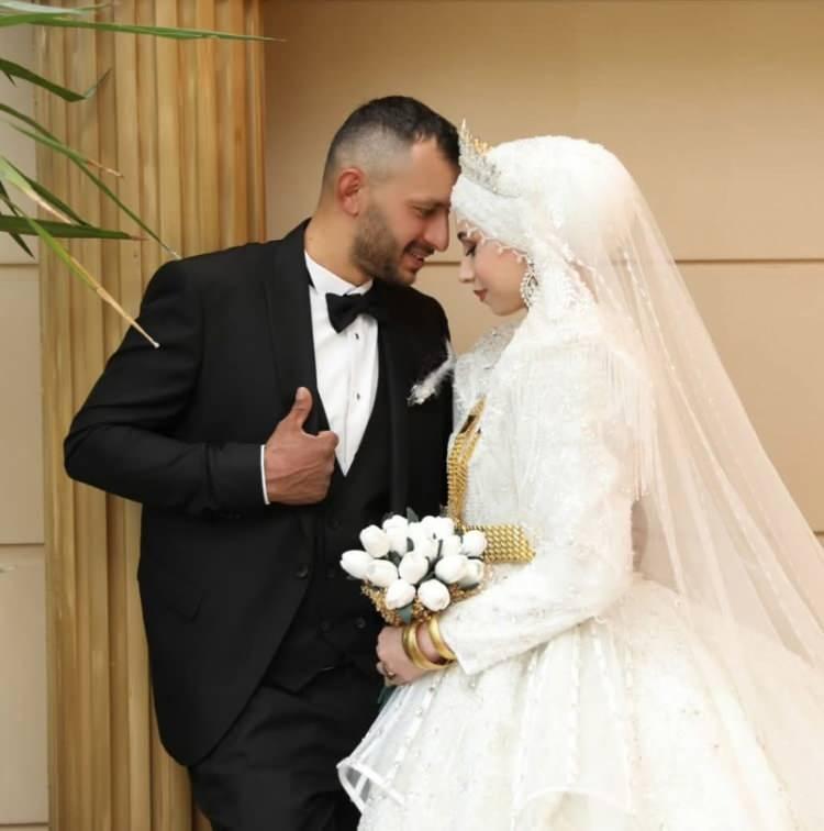 <p>Burdur'un &Ccedil;avdır il&ccedil;esinde d&uuml;n akşam yapılan kına eğlencesinden sonra evlerine gidip, bug&uuml;nk&uuml; d&uuml;ğ&uuml;nlerine hazırlanan Ayşeg&uuml;l Maral (20) ile Fatih &Ouml;zaslan (34), sabah saatlerinde banyoda &ouml;l&uuml; bulundu.</p>
