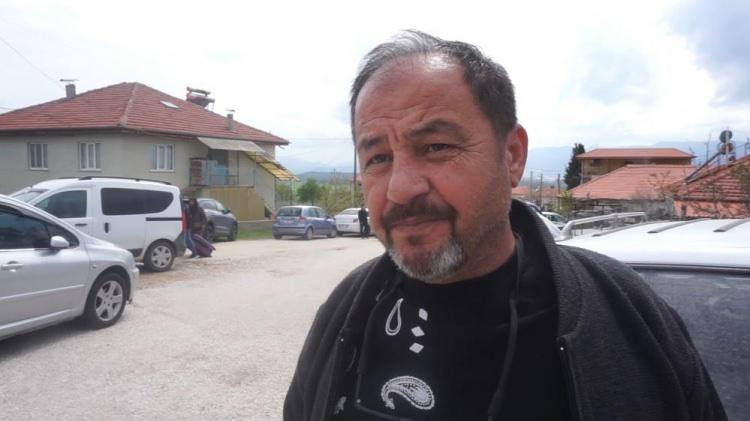 <p>Mehmet &Ccedil;elik ise bug&uuml;n d&uuml;ğ&uuml;n merasimin olduğunu hatırlatarak, <strong>"&Ccedil;ok &uuml;z&uuml;c&uuml; bir haber. Gen&ccedil; &ccedil;iftimiz maalesef &uuml;z&uuml;c&uuml; bir olayla vefat ettiler. Herkesin başı sağ olsun"</strong> şeklinde konuştu.</p>
