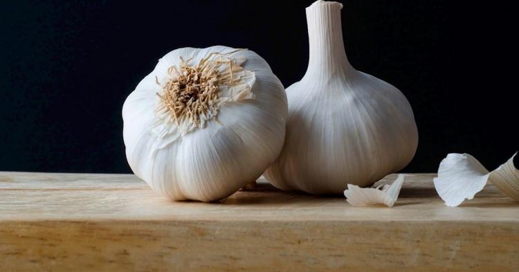 <p><strong>1- Jinxiang Da Suan / &Ccedil;in</strong></p>

<p><strong>Listenin zirvesinde d&uuml;nyanın en b&uuml;y&uuml;k sarımsak &uuml;reticisi olan &Ccedil;in'in "Jinxiang Da Suan" &ccedil;eşidi yer aldı.</strong></p>
