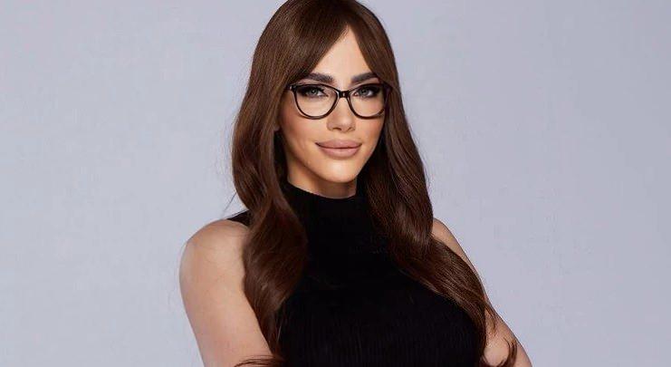 <p>Bug&uuml;n itibarıyla evine d&ouml;nen Ela Rumeysa Cebeci, yargılama s&uuml;recine ev hapsinde devam edecek.</p>
