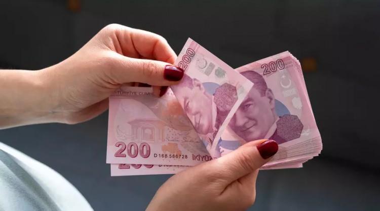 <p><span style="color:#B22222"><strong>PRİM &Ouml;DEMELERİ NE KADAR OLACAK?</strong></span></p>

<p><strong>&Ouml;demeler her yıl asgari &uuml;crete g&ouml;re g&uuml;ncelleniyor.</strong></p>

<p><strong>2026 Mevcut Prim: En d&uuml;ş&uuml;k aylık &ouml;deme 10.899,90 TL olurken, b</strong><strong>&uuml;t&ccedil;enize g&ouml;re asgari tutarın &uuml;zerinde &ouml;deme yaparak gelecekteki maaşınızı artırabilirsiniz.</strong></p>
