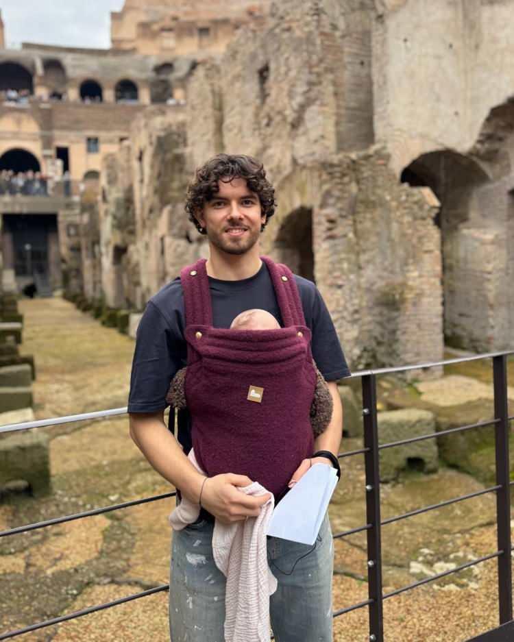 <p><strong>&Uuml;nl&uuml; futbolcu son olarak minik kızıyla birlikte verdiği yeni pozları sosyal medya hesanbındna paylaştı.</strong></p>
