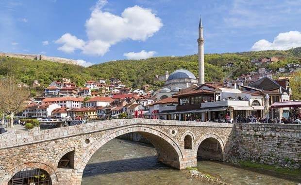 <p><strong>Dil bariyerinin minimum d&uuml;zeyde olması aynı zamanda 'resmi kullanımda dil' stat&uuml;s&uuml;yle de pekiştirilmiş durumda.</strong></p>
