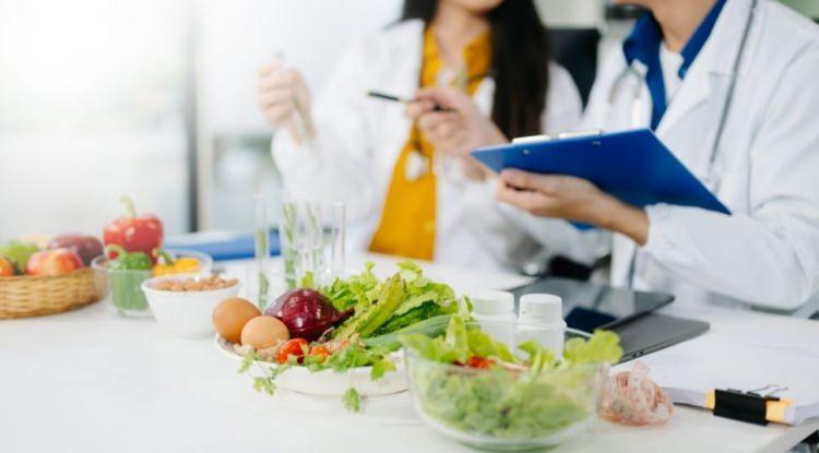 <p><span style="color:#FF0000"><strong>"Peki hangi besinler beyin sağlığı i&ccedil;in birebir etkili?" diyorsanız uzmanların sıklıkla &ouml;nerdiği belleğimizi adeta fişekleyen s&uuml;per besinler...</strong></span></p>
