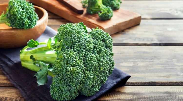 <p><strong>&Ouml;zellikle sulforafan, K vitamini ve kolin gibi bileşikler i&ccedil;eren brokoli, beyin sağlığı i&ccedil;in olduk&ccedil;a faydalı etkiye sahip.&nbsp;</strong></p>
