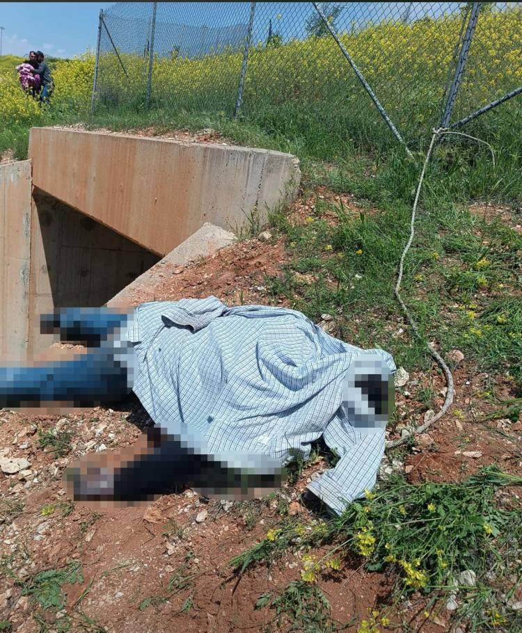 <p><span style="color:rgb(51, 51, 51)">Arazide &ccedil;alışan tarım iş&ccedil;ileri, menfezde boynuna ip ge&ccedil;irilmiş halde asılı bir &ccedil;ocuk g&ouml;r&uuml;nce durumu jandarma ve sağlık ekiplerine bildirdi.</span></p>
