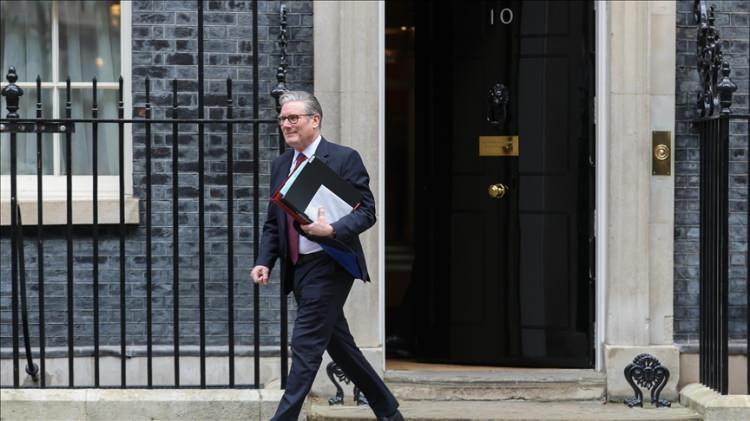 <p>Bu en b&uuml;y&uuml;k beş ekonominin k&uuml;resel pastadan aldığı toplam pay y&uuml;zde 54,5'e ulaştı. Bir başka deyişle, d&uuml;nya gelirinin yarısından fazlası sadece beş &uuml;lkenin tekelinde toplandı.</p>
