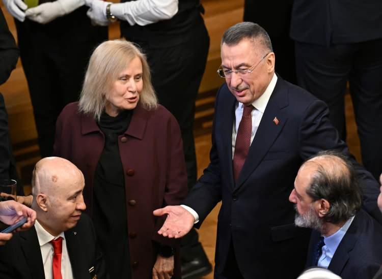 <p>Resepsiyona TBMM Dışişleri Komisyonu Başkanı Fuat Oktay da katıldı.</p>
