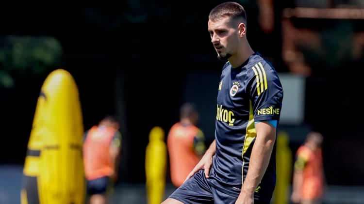 <p>* Mimovic<br />
<br />
** Kiralık olan Mimovic, Tedesco'nun planları arasında yer almıyor.</p>
