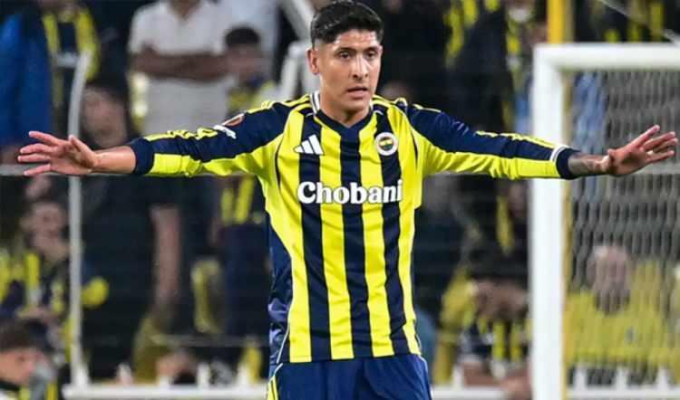 <p>* Edson Alvarez<br />
<br />
** Alvarez yaşadığı sakatlık sorunları sonrası g&ouml;zden d&uuml;şt&uuml;. Takımdan ayrılması bekleniyor.</p>
