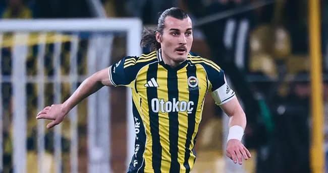 <p>* &Ccedil;ağlar S&ouml;y&uuml;nc&uuml;<br />
<br />
** Milli futbolcuya taraftarlardan b&uuml;y&uuml;k tepki var. Mevcut form grafiği ile sezon sonunda Fenerbah&ccedil;e'de kalabilmesi m&uuml;mk&uuml;n g&ouml;r&uuml;nm&uuml;yor.</p>
