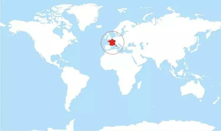 <p><span style="color:inherit"><strong><span style="color:rgb(178, 34, 34)">İşgal Zorluğu:</span>&nbsp;Kıyıdan savunma kolaylığı, sivil savunma altyapısı.</strong></span></p>

<p><span style="color:inherit">&nbsp;</span></p>

<p><span style="color:inherit"><strong>G&uuml;&ccedil;l&uuml; Y&ouml;nler:&nbsp;</strong>N&uuml;kleer denizaltılar, ada &uuml;lkesi oluşu, NATO g&uuml;vencesi, y&uuml;ksek teknoloji kullanımı.</span></p>

<p>&nbsp;</p>
