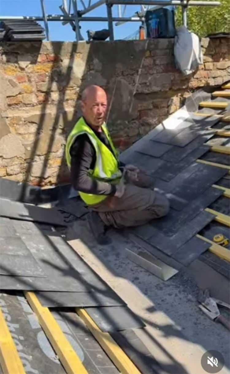 <p><span style="color:#0000FF"><strong>İşte, &uuml;nl&uuml; yıldızın son hali...</strong></span></p>
