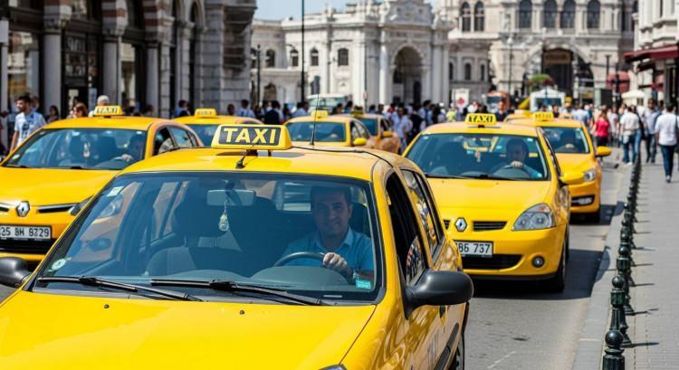 <p>Otomatik fiş &uuml;reten Taksi Mali Cihazı'na ilişkin teknik kılavuz yayımlandı. Taksiye binenler seyahatlerinin sonunda &ccedil;ıkan fişi otomatik olarak alacak.</p>
